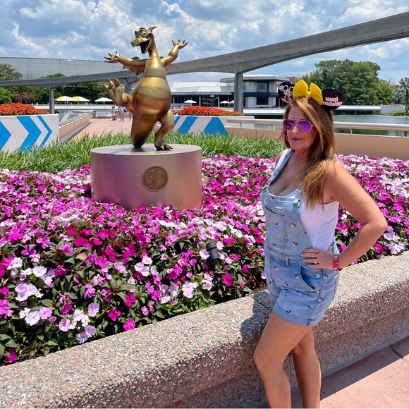 Meet your Posher, Buffy - Picture 3 of 11